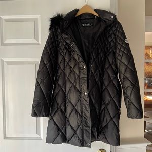 Guess diamond quilted black jacket w belt and hood.